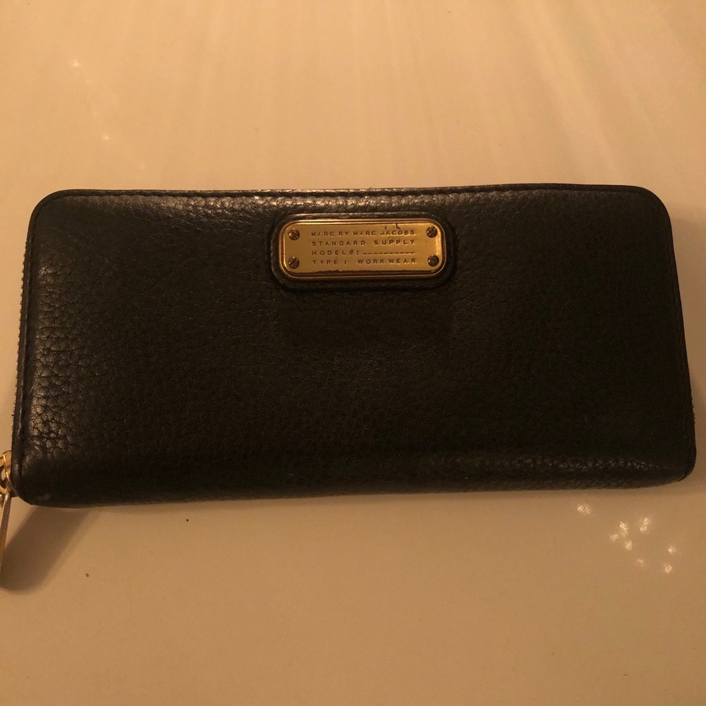 Marc Jacob’s wallet purse